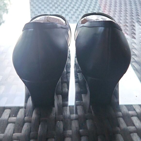 New in Box Soft Style Womens Angel II BLUE Pumps Dress Heels Shoes US SIZE 8,5W - Picture 3 of 3